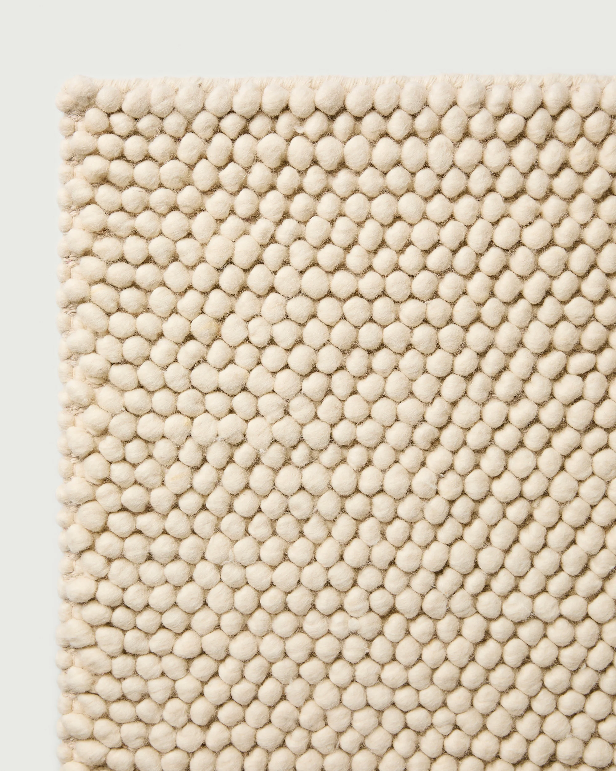 Pebble Rug Dusty White - Image 3